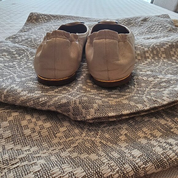 Tory Burch Cream Leather Ballet Flats w/ Gold & Enamel Logo – Size 10 - Picture 4 of 12